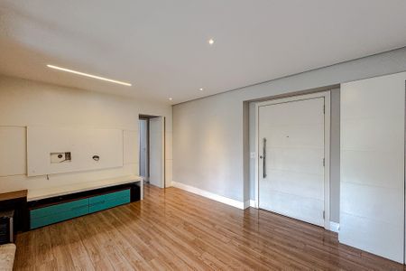 Sala de apartamento à venda com 3 quartos, 109m² em Vila Lucia Elvira, São Paulo