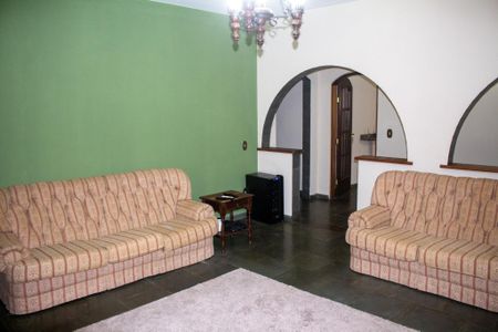 Casa para alugar com 12000m², 3 quartos e 6 vagas Casa para alugar com 12000m², 3 quartos e 6 vagasSala 2