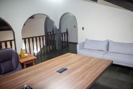 Casa para alugar com 12000m², 3 quartos e 6 vagas Casa para alugar com 12000m², 3 quartos e 6 vagasSótão