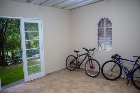 Casa para alugar com 12000m², 3 quartos e 6 vagas Casa para alugar com 12000m², 3 quartos e 6 vagasAteliê