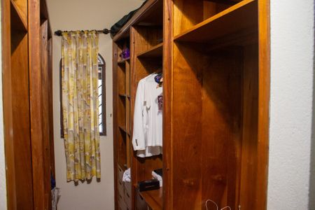 Casa para alugar com 12000m², 3 quartos e 6 vagas Casa para alugar com 12000m², 3 quartos e 6 vagasCloset Suite 1