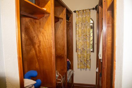 Casa para alugar com 12000m², 3 quartos e 6 vagas Casa para alugar com 12000m², 3 quartos e 6 vagasCloset Suite 1