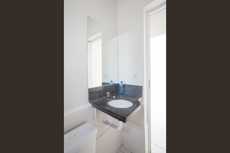 Apartamento para alugar com 45m², 2 quartos e 1 vaga Apartamento para alugar com 45m², 2 quartos e 1 vagaBanheiro social