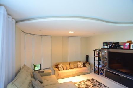 Sala de apartamento para alugar com 1 quarto, 90m² em Barra da Tijuca, Rio de Janeiro