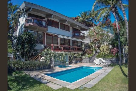 Casa de condomínio à venda com 611m², 4 quartos e 4 vagas