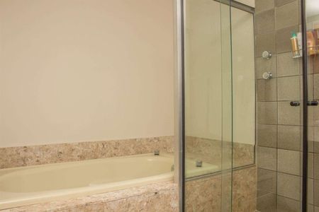 Casa de condomínio à venda com 611m², 4 quartos e 4 vagas