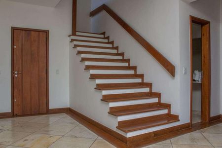 Casa de condomínio à venda com 611m², 4 quartos e 4 vagas