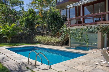 Casa de condomínio à venda com 611m², 4 quartos e 4 vagas