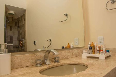 Casa de condomínio à venda com 611m², 4 quartos e 4 vagas