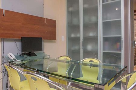 Casa de condomínio à venda com 611m², 4 quartos e 4 vagas