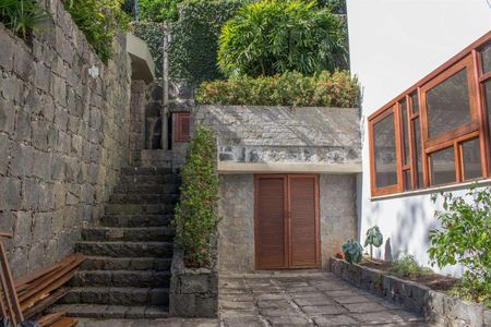 Casa de condomínio à venda com 611m², 4 quartos e 4 vagas