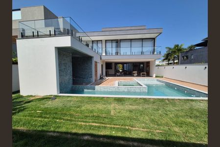 Casa de condomínio à venda com 900m², 4 quartos e 3 vagas