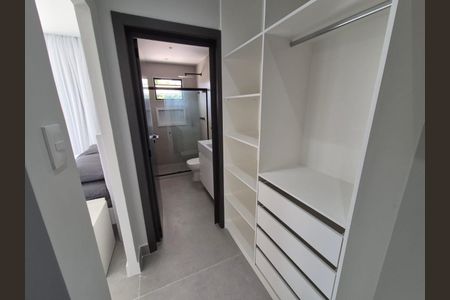 Casa de condomínio à venda com 900m², 4 quartos e 3 vagas