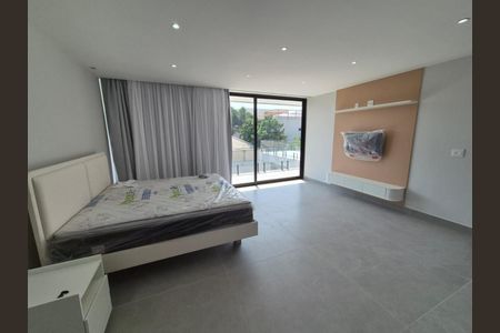 Casa de condomínio à venda com 900m², 4 quartos e 3 vagas