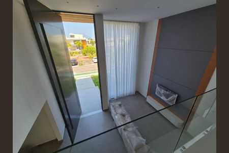 Casa de condomínio à venda com 900m², 4 quartos e 3 vagas