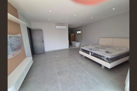 Casa de condomínio à venda com 900m², 4 quartos e 3 vagas