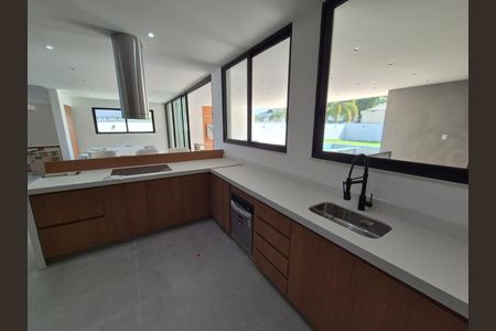 Casa de condomínio à venda com 900m², 4 quartos e 3 vagas