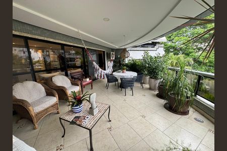 Apartamento à venda com 199m², 4 quartos e 3 vagas