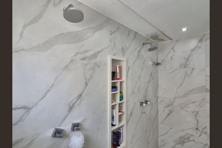 Casa à venda com 360m², 3 quartos e 2 vagas Casa à venda com 360m², 3 quartos e 2 vagasBanheiro Suíte 3