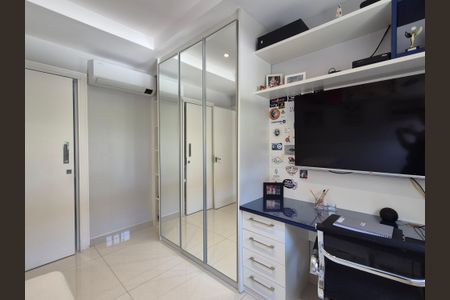 Casa à venda com 360m², 3 quartos e 2 vagas Casa à venda com 360m², 3 quartos e 2 vagasSuíte 2