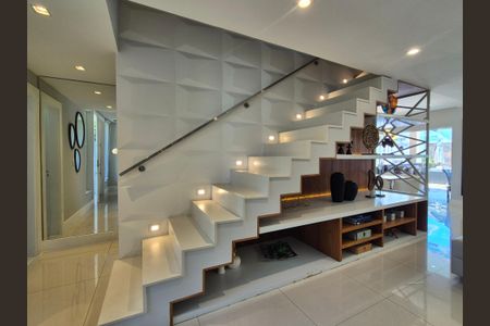 Escada  de casa de condomínio à venda com 3 quartos, 360m² em Recreio dos Bandeirantes, Rio de Janeiro