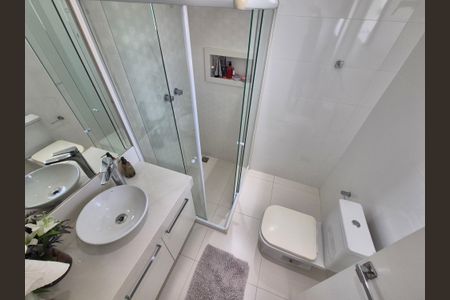 Casa à venda com 360m², 3 quartos e 2 vagas Casa à venda com 360m², 3 quartos e 2 vagasBanheiro Suíte