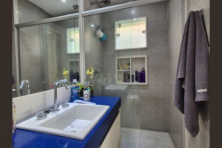 Casa à venda com 360m², 3 quartos e 2 vagas Casa à venda com 360m², 3 quartos e 2 vagasBanheiro Suíte 2