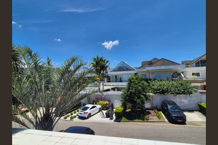 Casa à venda com 360m², 3 quartos e 2 vagas Casa à venda com 360m², 3 quartos e 2 vagasVista Suíte 3