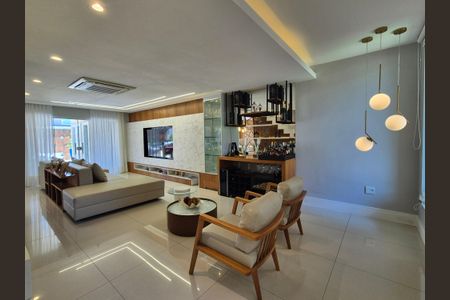 Sala  de casa de condomínio à venda com 3 quartos, 360m² em Recreio dos Bandeirantes, Rio de Janeiro