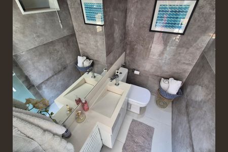 Casa à venda com 360m², 3 quartos e 2 vagas Casa à venda com 360m², 3 quartos e 2 vagasLavabo - Área externa