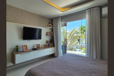 Casa à venda com 360m², 3 quartos e 2 vagas Casa à venda com 360m², 3 quartos e 2 vagasSuite 3