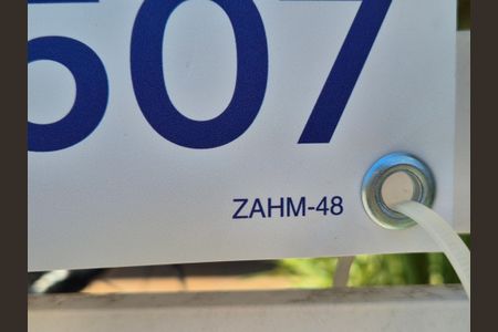 Casa à venda com 360m², 3 quartos e 2 vagas Casa à venda com 360m², 3 quartos e 2 vagasZAHM-48