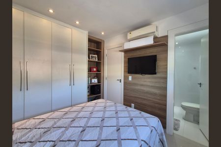 Casa à venda com 360m², 3 quartos e 2 vagas Casa à venda com 360m², 3 quartos e 2 vagasSuíte