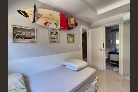 Casa à venda com 360m², 3 quartos e 2 vagas Casa à venda com 360m², 3 quartos e 2 vagasSuíte 2