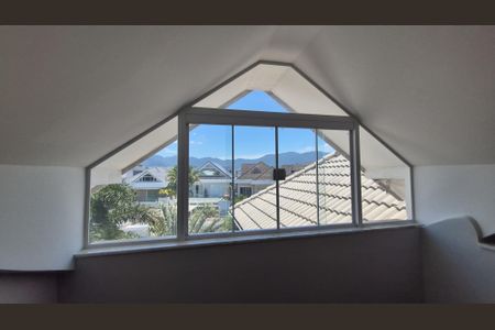 Casa à venda com 360m², 3 quartos e 2 vagas Casa à venda com 360m², 3 quartos e 2 vagasSótão