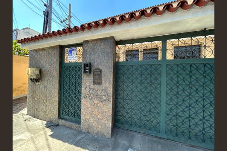 Casa para alugar com 90m², 2 quartos e sem vagaFachada + plaquinha