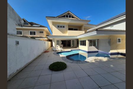 Casa para alugar com 669m², 4 quartos e 3 vagas