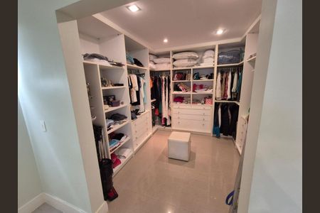 Casa para alugar com 669m², 4 quartos e 3 vagas