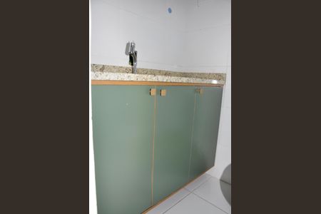 Apartamento para alugar com 65m², 2 quartos e 1 vagaDetalhe - Banheiro Social