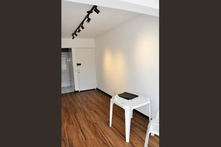 Detalhe - Sala e Sala de Jantar de apartamento para alugar com 2 quartos, 60m² em Vila Palmeiras, São Paulo