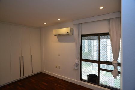 Apartamento para alugar com 400m², 4 quartos e 3 vagasSuíte 2