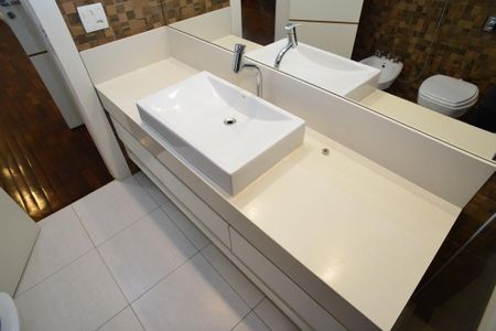 Apartamento para alugar com 400m², 4 quartos e 3 vagasBanheiro Suíte 1