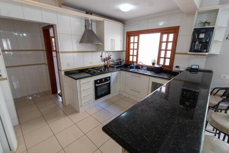 Casa de condomínio à venda com 288m², 5 quartos e 4 vagasCOZINHA