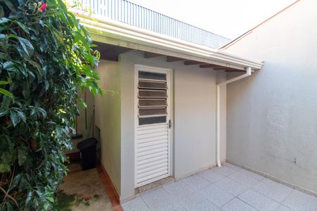 Casa de condomínio à venda com 288m², 5 quartos e 4 vagasQUARTO ÁREA EXTERNA FUNDOS