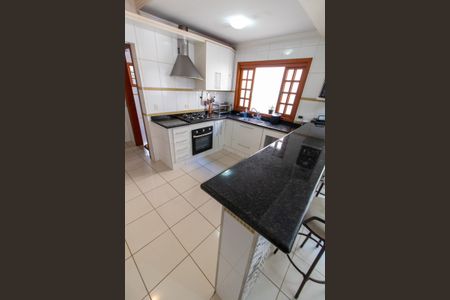 Casa de condomínio à venda com 288m², 5 quartos e 4 vagasCOZINHA