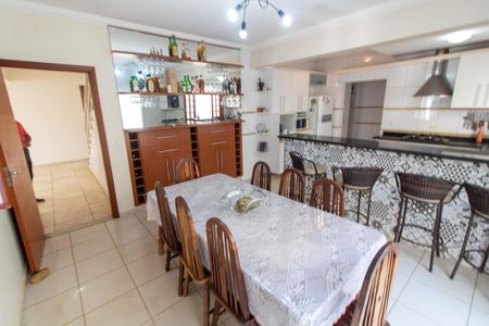 Casa de condomínio à venda com 288m², 5 quartos e 4 vagasSALA DE JANTAR