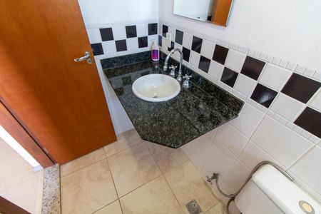 Casa de condomínio à venda com 288m², 5 quartos e 4 vagasBANHEIRO DA SUITE 3