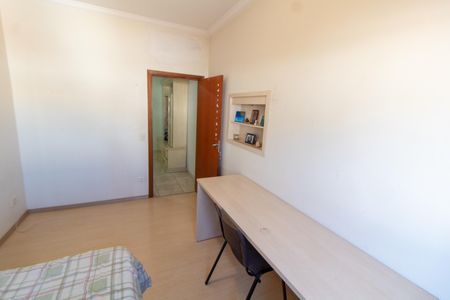 Casa de condomínio à venda com 288m², 5 quartos e 4 vagasSUITE