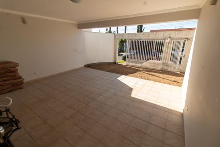 Casa de condomínio à venda com 288m², 5 quartos e 4 vagasGARAGEM