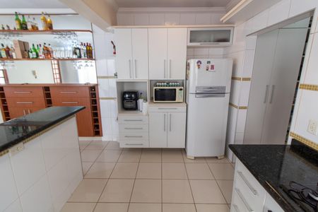 Casa de condomínio à venda com 288m², 5 quartos e 4 vagasCOZINHA